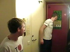 Small room but hot gay action